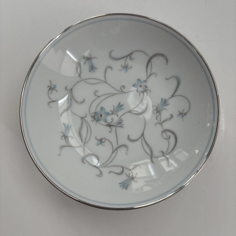 EUC Noritake Alicia Pattern Set of 4 Fruit or Dessert‎ Bowls 5 1/2" Diameter